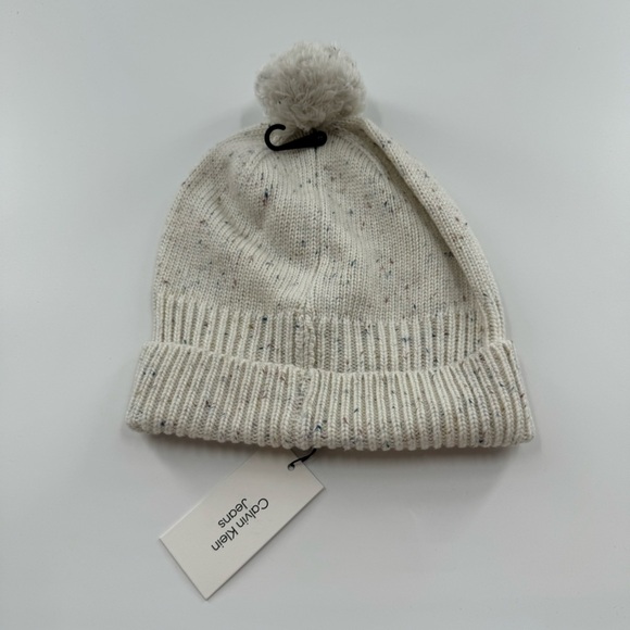 Calvin Klein White Speckled Pom Beanie – NWT - Picture 3 of 4